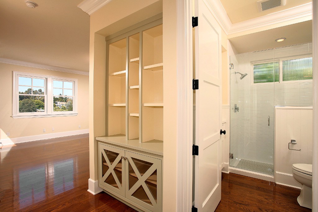 glenbarr-upper-master-bedroom-1_4732195537_o