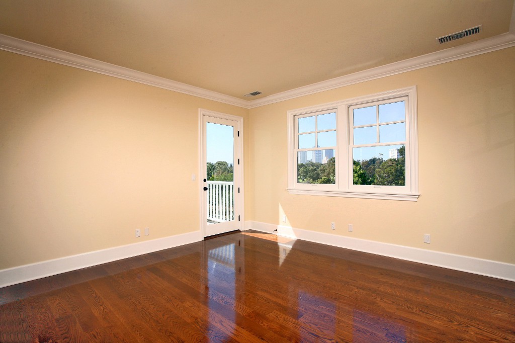 glenbarr-upper-master-bedroom-2_4732195541_o